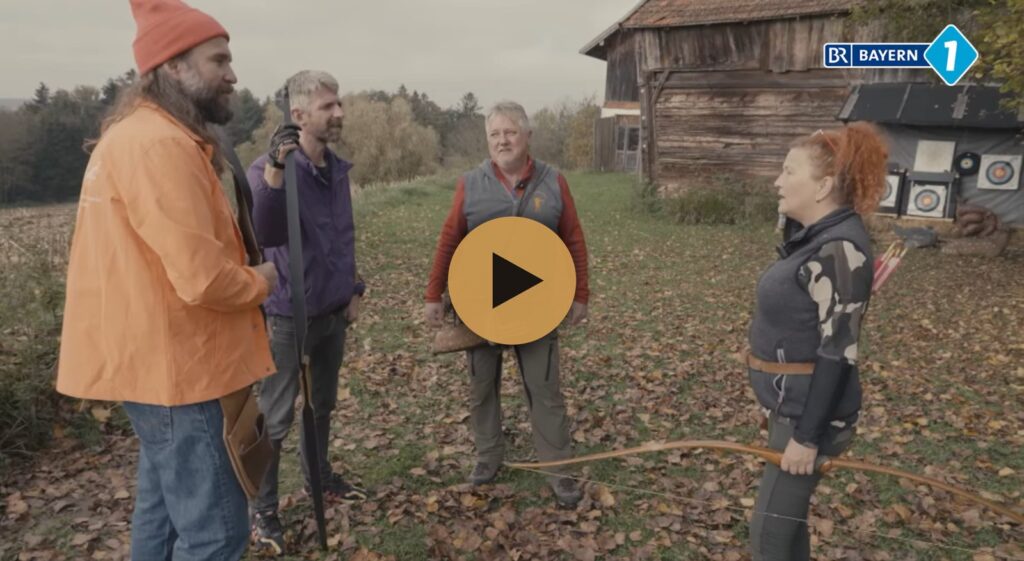 Vorschaubild mit Play-Symbol zum Beitrag der Woidboyz auf Bayern 1: Die Woidboyz sprechen mit Bogenschützen auf dem Vereinsgelände